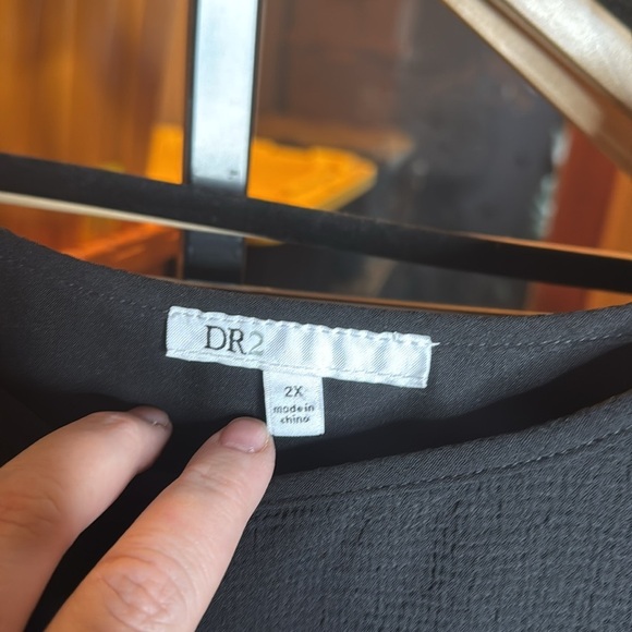 DR2 Daniel Rainn Texture Puff Sleeve Split-Back Blouse Black Size 2X - Picture 6 of 7